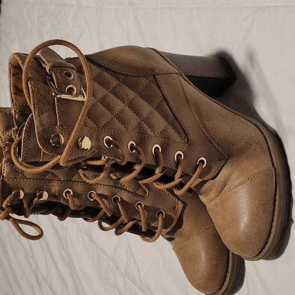 Boots - Picture 2 of 5